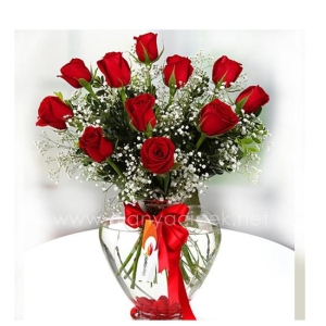  Manavgat Florist - 11 Roses in Transparent Heart Vase