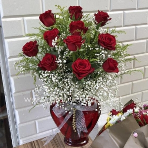  Manavgat Flower Order - 11 Red Roses in Heart Vase