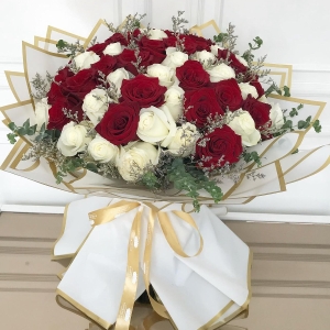  Manavgat Flower Delivery - 45 White and Red Roses 