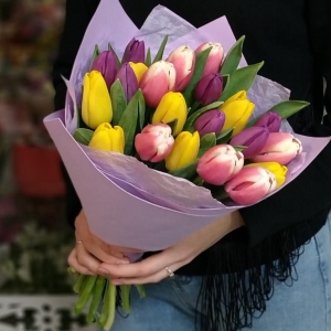  Manavgat Flower Order - 21 Mix Tulips Bouquet